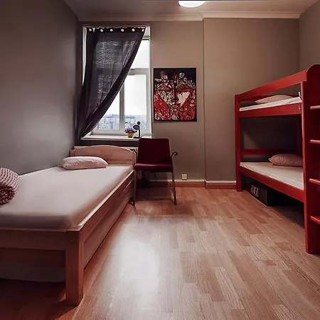 Big Bed Hostel *